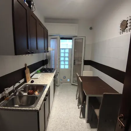 Dream House Toti - Near Railway Station Renewed Apartment Bari