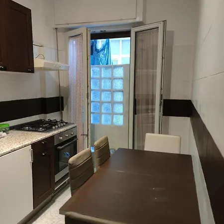 Dream House Toti - Near Railway Station Renewed Apartment Bari